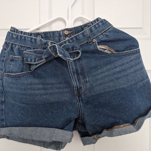 Jean Shorts with Belt - Picture 1 of 2